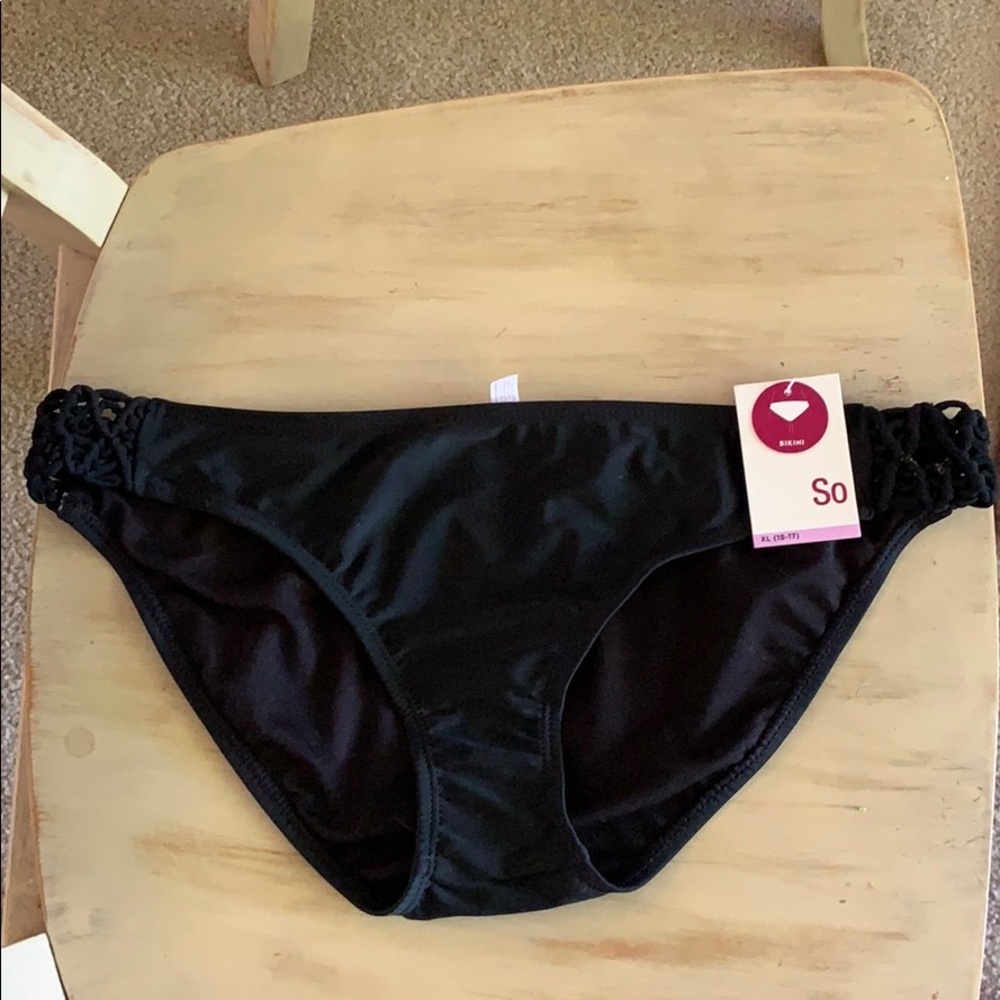 Black bikini bottoms
